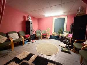 Upstairs- click for photo gallery